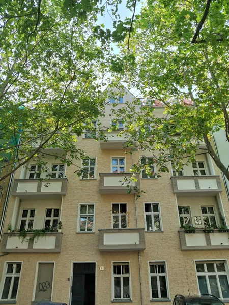 Charmante möblierte 1,5-Zimmer-Dachgeschosswohnung im schönen Weitlingkiez — photo 1